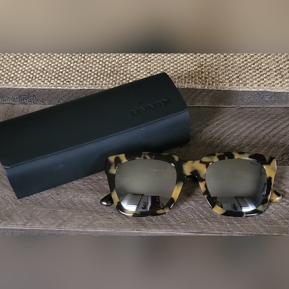 MVMT "stranger" sunglasses